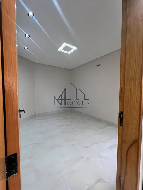 Casa à venda, 240m2 em Goiânia 2, Goiania - GO - imagem 2 Foto 2 de Casa à venda, 240m2 em Goiânia 2, Goiania - GO