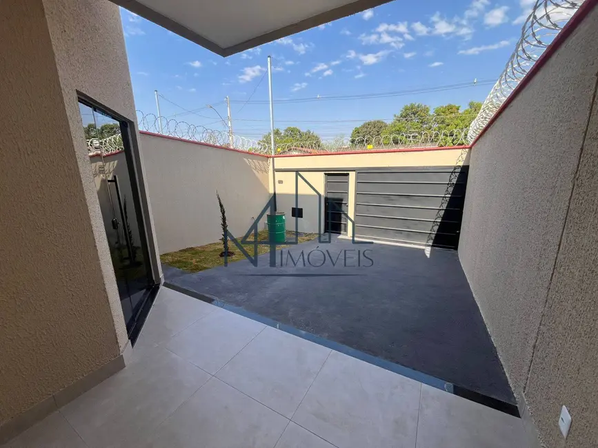 Casa com 3 quartos à venda, 195m2 em Vila Oliveira, Aparecida De Goiania - GO - imagem 2 Foto 2 de Casa com 3 quartos à venda, 195m2 em Vila Oliveira, Aparecida De Goiania - GO