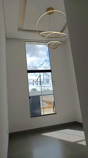 Casa com 3 quartos à venda, 180m2 em Jardim Himalaia, Aparecida De Goiania - GO - imagem 2 Foto 2 de Casa com 3 quartos à venda, 180m2 em Jardim Himalaia, Aparecida De Goiania - GO