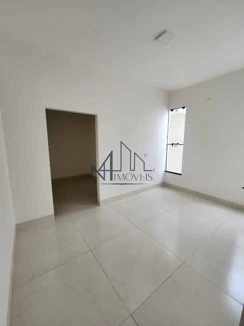 Casa com 3 quartos à venda, 150m2 em Residencial Morada do Bosque, Senador Canedo - GO - imagem 3 Foto 3 de Casa com 3 quartos à venda, 150m2 em Residencial Morada do Bosque, Senador Canedo - GO