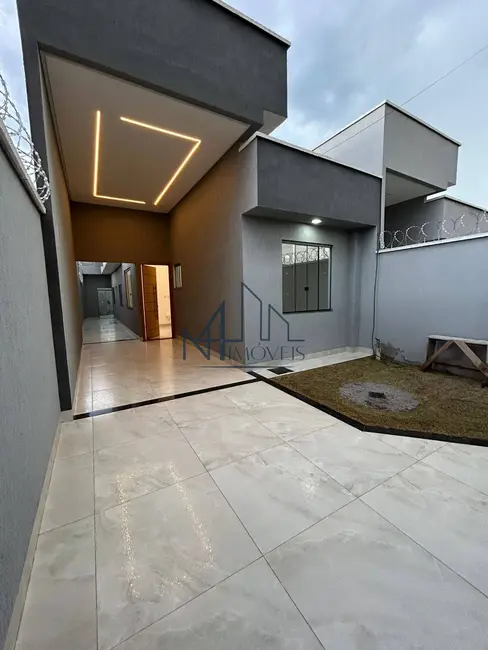 Foto 2 de Casa com 3 quartos à venda, 187m2 em Aparecida De Goiania - GO