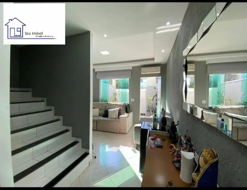 Casa com 2 quartos à venda, 80m2 em Jacarepaguá, Rio De Janeiro - RJ - imagem 3 Foto 3 de Casa com 2 quartos à venda, 80m2 em Jacarepaguá, Rio De Janeiro - RJ