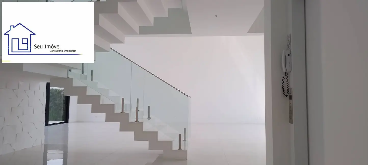 Casa com 5 quartos à venda, 1200m2 em Barra da Tijuca, Rio De Janeiro - RJ - imagem 6 Foto 6 de Casa com 5 quartos à venda, 1200m2 em Barra da Tijuca, Rio De Janeiro - RJ