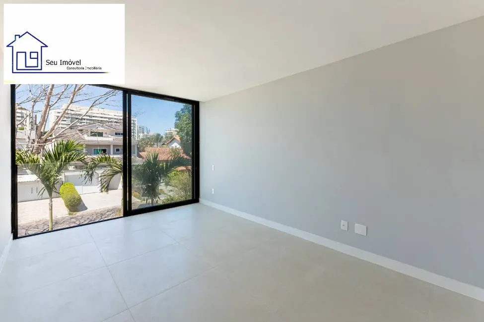 Casa com 4 quartos à venda, 360m2 em Barra da Tijuca, Rio De Janeiro - RJ - imagem 7 Foto 7 de Casa com 4 quartos à venda, 360m2 em Barra da Tijuca, Rio De Janeiro - RJ
