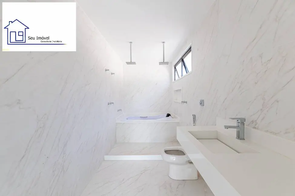 Casa com 4 quartos à venda, 360m2 em Barra da Tijuca, Rio De Janeiro - RJ - imagem 8 Foto 8 de Casa com 4 quartos à venda, 360m2 em Barra da Tijuca, Rio De Janeiro - RJ