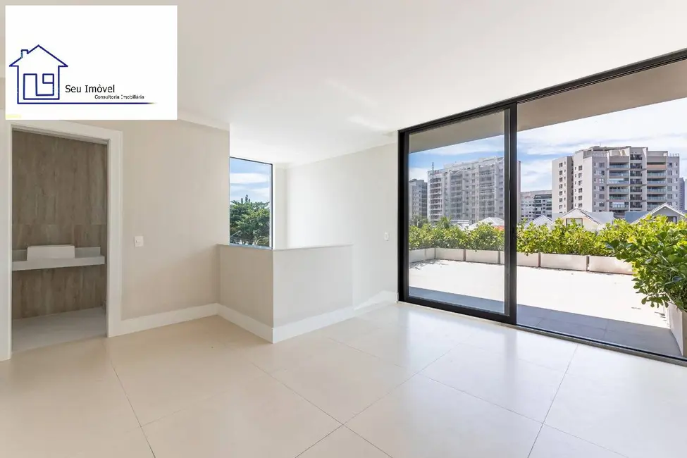 Casa com 4 quartos à venda, 350m2 em Barra da Tijuca, Rio De Janeiro - RJ - imagem 5 Foto 5 de Casa com 4 quartos à venda, 350m2 em Barra da Tijuca, Rio De Janeiro - RJ