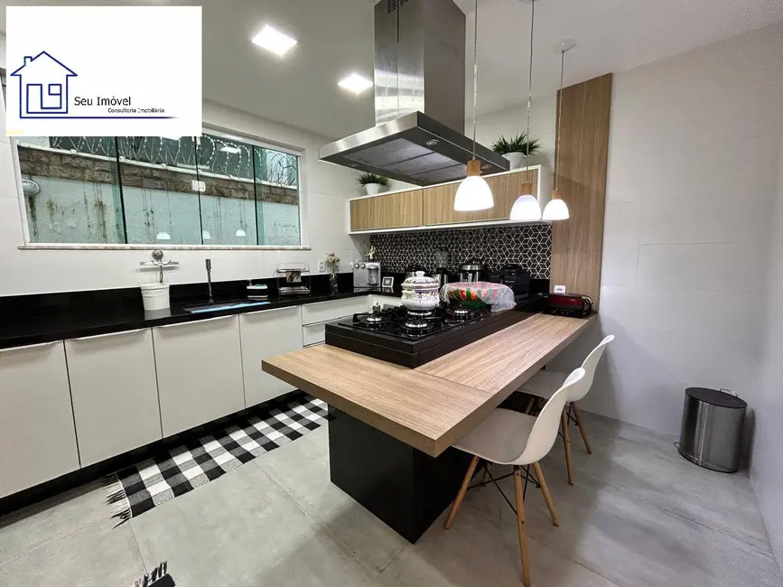 Casa com 5 quartos à venda, 279m2 em Jacarepaguá, Rio De Janeiro - RJ - imagem 2 Foto 2 de Casa com 5 quartos à venda, 279m2 em Jacarepaguá, Rio De Janeiro - RJ