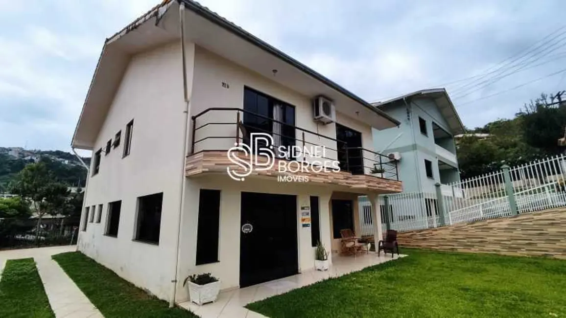 Foto 2 de Casa à venda, 274m2 em Concordia - SC