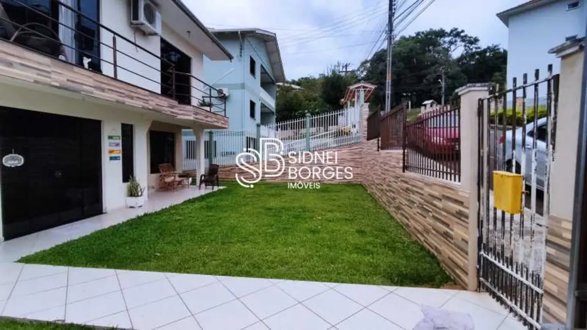 Foto 3 de Casa à venda, 274m2 em Concordia - SC