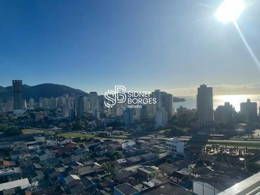 Foto 4 de Apartamento com 2 quartos à venda, 68m2 em Itapema - SC