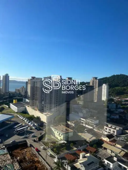 Foto 3 de Apartamento com 2 quartos à venda, 68m2 em Itapema - SC