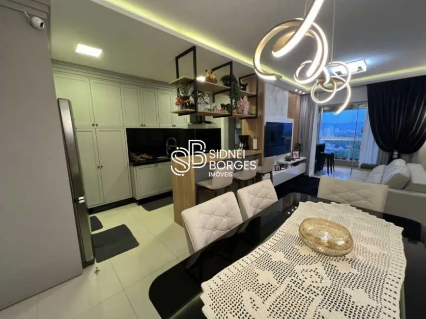 Foto 3 de Apartamento com 2 quartos à venda, 85m2 em Itapema - SC