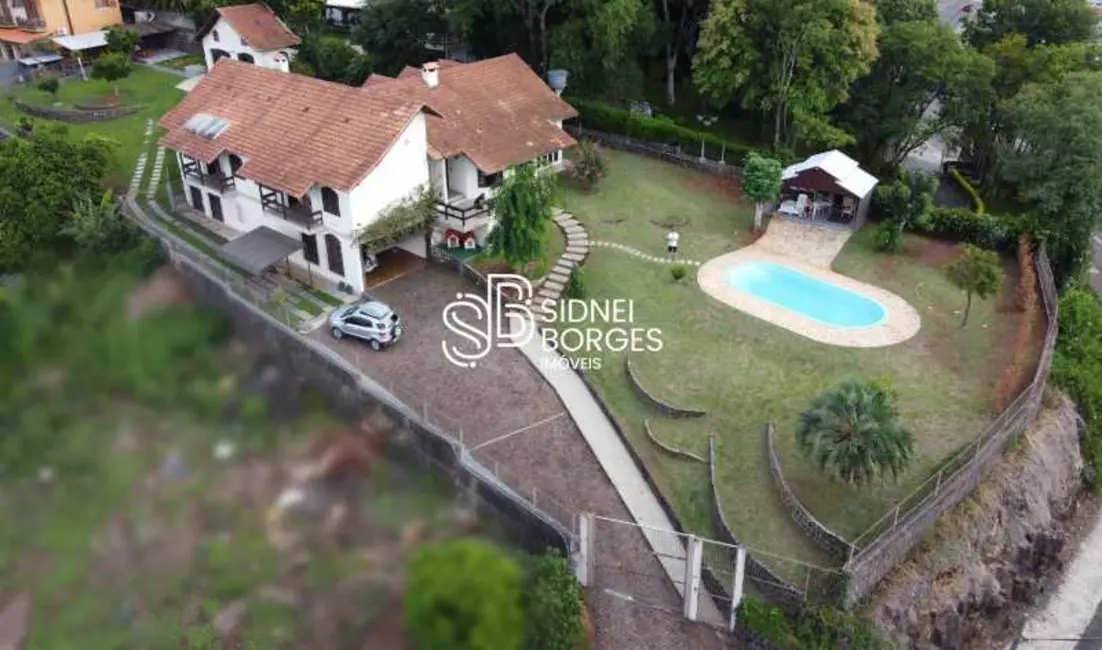 Casa com 5 quartos à venda, 465m2 em Concordia - SC - imagem 3 Foto 3 de Casa com 5 quartos à venda, 465m2 em Concordia - SC