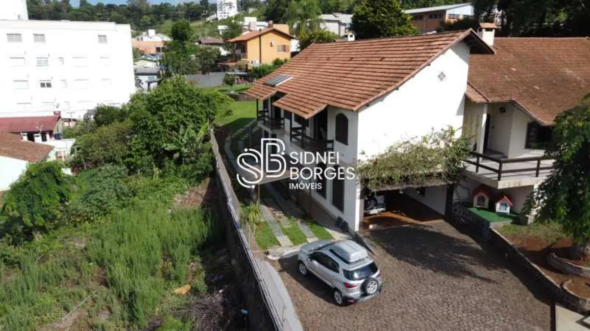 Casa com 5 quartos à venda, 465m2 em Concordia - SC - imagem 8 Foto 8 de Casa com 5 quartos à venda, 465m2 em Concordia - SC