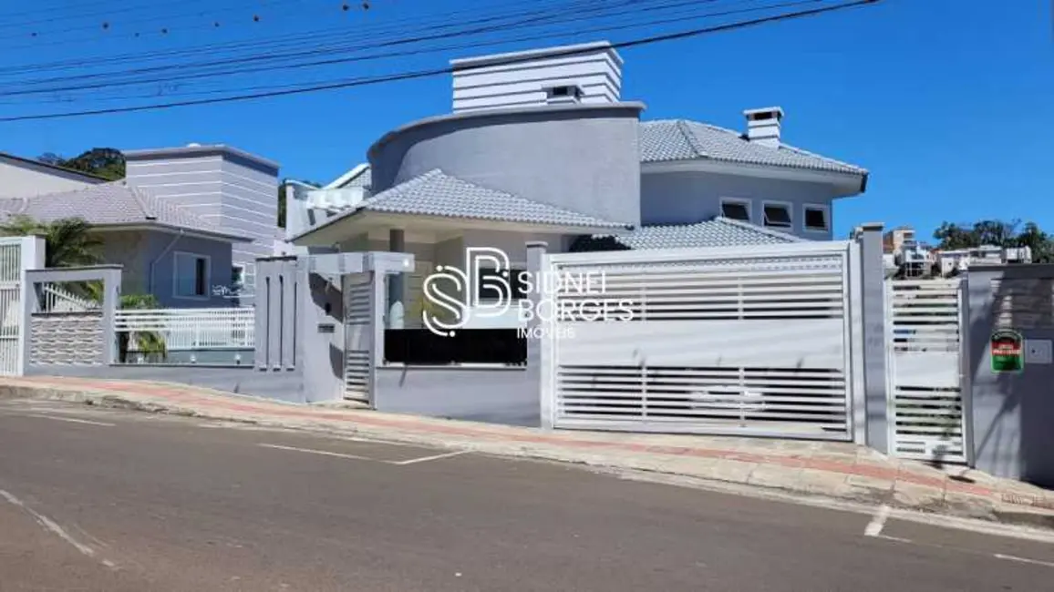Foto 1 de Casa com 4 quartos à venda, 259m2 em Concordia - SC