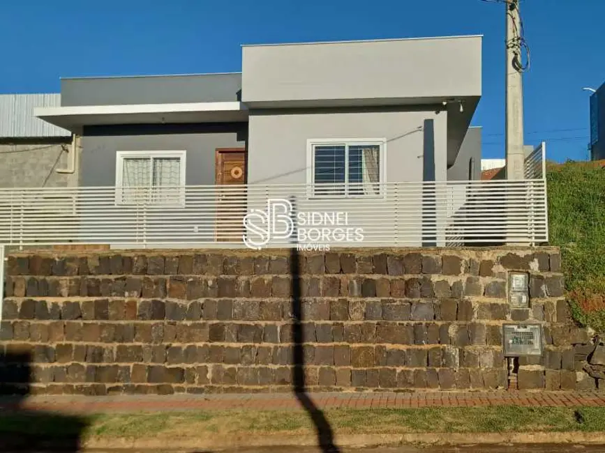 Foto 1 de Casa com 3 quartos à venda, 105m2 em Chapeco - SC