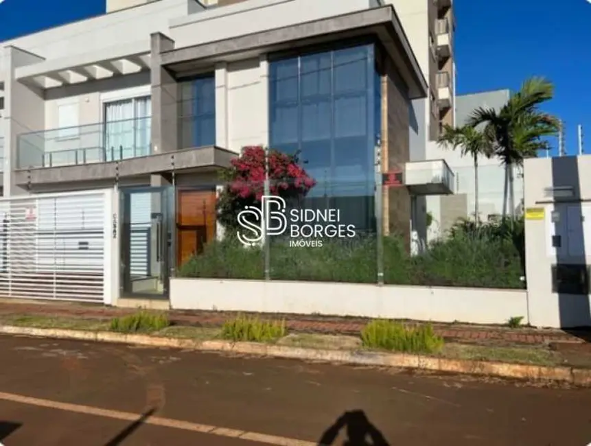 Foto 1 de Casa com 3 quartos à venda, 230m2 em Chapeco - SC