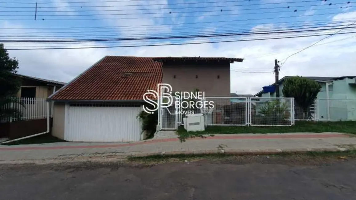 Foto 1 de Casa com 3 quartos à venda, 188m2 em Chapeco - SC