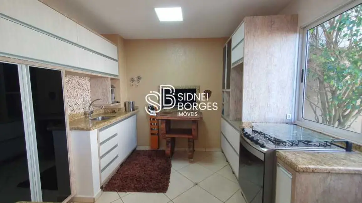 Casa com 5 quartos à venda em Chapeco - SC - imagem 6 Foto 6 de Casa com 5 quartos à venda em Chapeco - SC