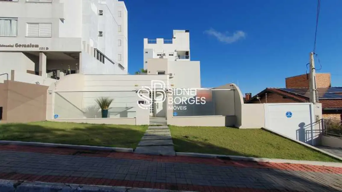 Foto 1 de Casa com 5 quartos à venda em Chapeco - SC