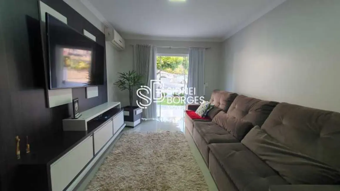 Foto 3 de Casa com 5 quartos à venda, 252m2 em Concordia - SC
