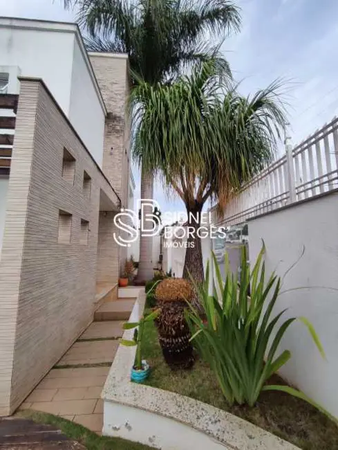 Foto 4 de Casa com 3 quartos à venda, 245m2 em Chapeco - SC