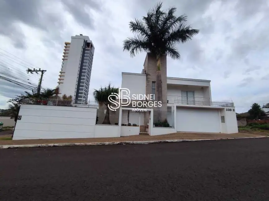 Foto 1 de Casa com 3 quartos à venda, 245m2 em Chapeco - SC