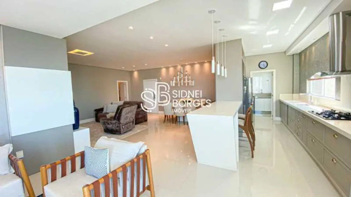 Foto 6 de Apartamento com 4 quartos à venda, 218m2 em Itapema - SC