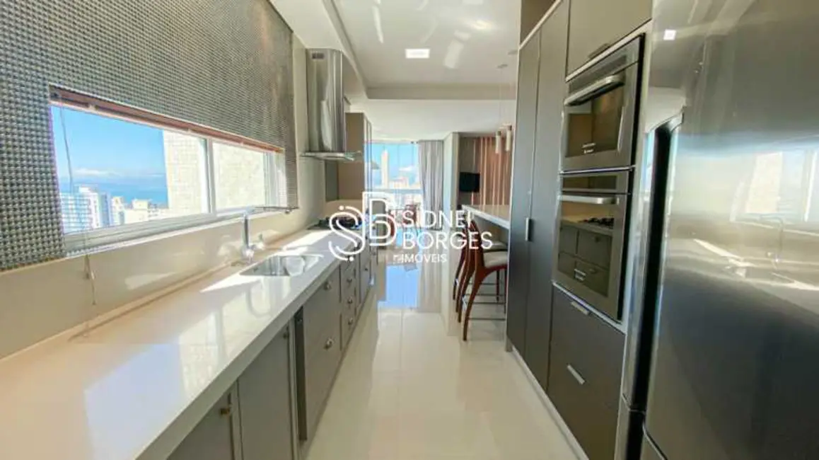 Foto 8 de Apartamento com 4 quartos à venda, 218m2 em Itapema - SC