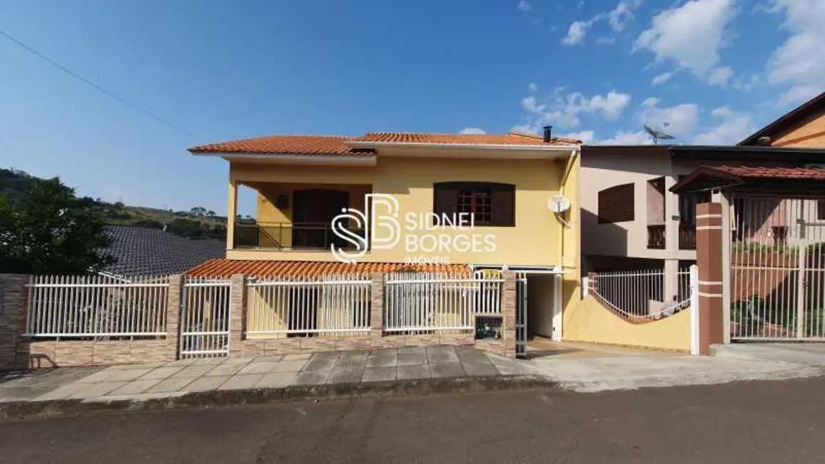 Foto 1 de Casa com 4 quartos à venda, 250m2 em Concordia - SC