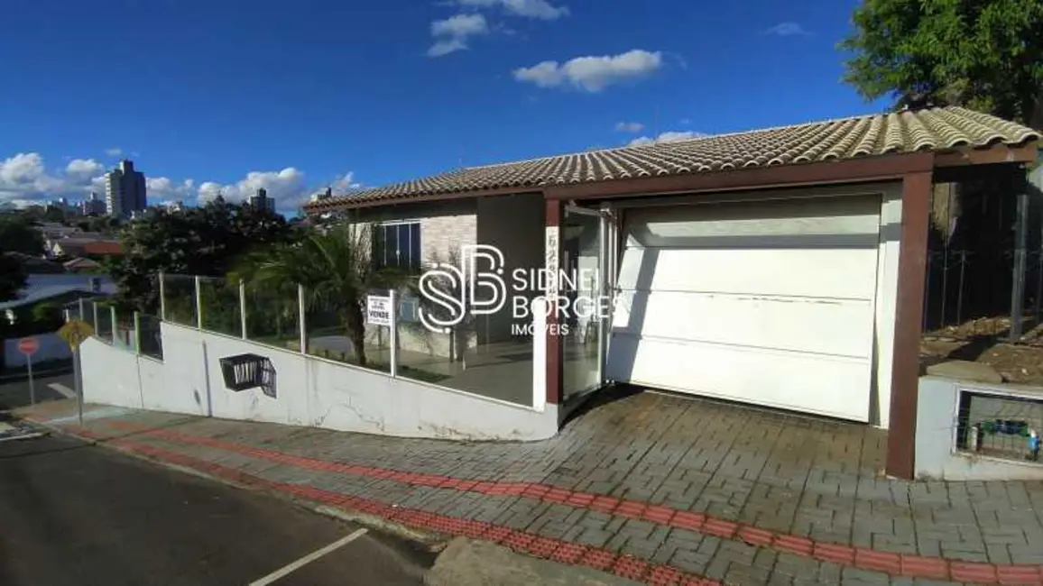 Foto 1 de Casa com 3 quartos à venda em Chapeco - SC