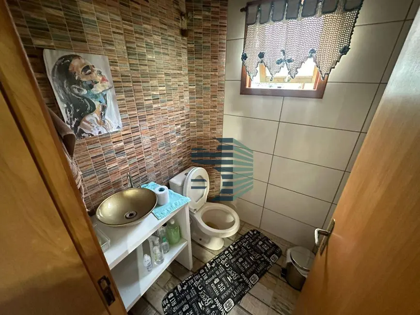 Foto 9 de Casa com 2 quartos à venda, 300m2 em Nossa Senhora das Graças, Canoas - RS