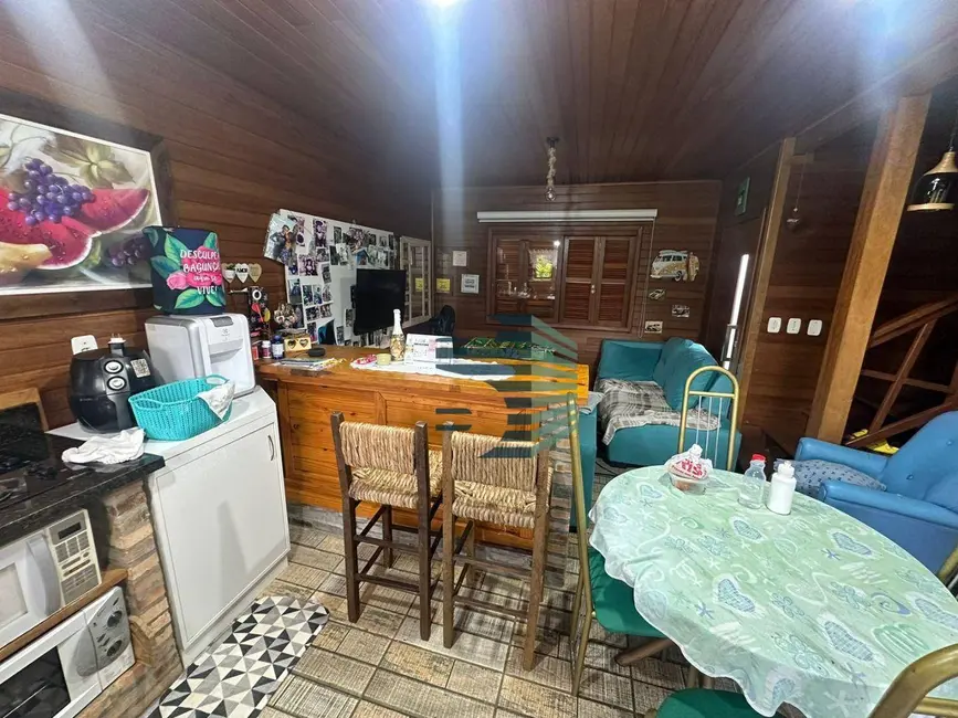 Foto 6 de Casa com 2 quartos à venda, 300m2 em Nossa Senhora das Graças, Canoas - RS