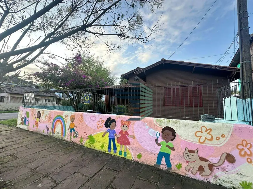 Foto 2 de Casa com 2 quartos à venda, 300m2 em Nossa Senhora das Graças, Canoas - RS