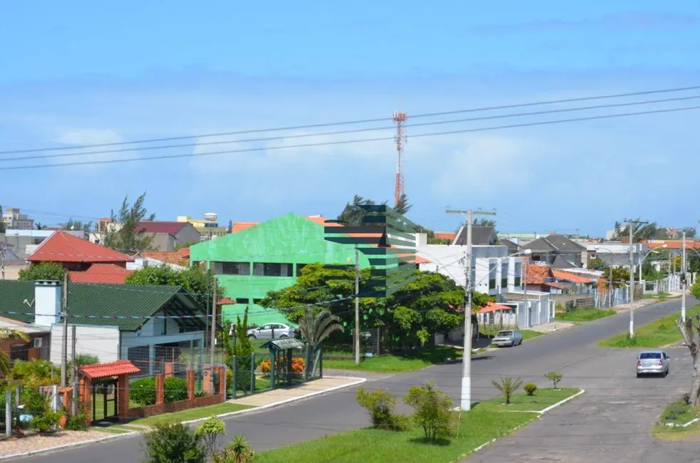 Sobrado com 2 quartos à venda, 80m2 em Tramandai - RS - imagem 4 Foto 4 de Sobrado com 2 quartos à venda, 80m2 em Tramandai - RS
