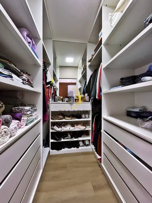 Casa de Condomínio com 4 quartos à venda e para alugar, 240m2 em Itupeva - SP - imagem 5 Foto 5 de Casa de Condomínio com 4 quartos à venda e para alugar, 240m2 em Itupeva - SP