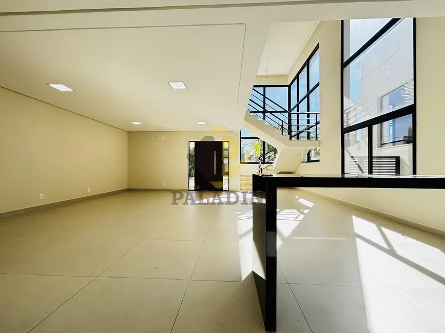 Casa com 3 quartos à venda, 220m2 em Itupeva - SP - imagem 2 Foto 2 de Casa com 3 quartos à venda, 220m2 em Itupeva - SP