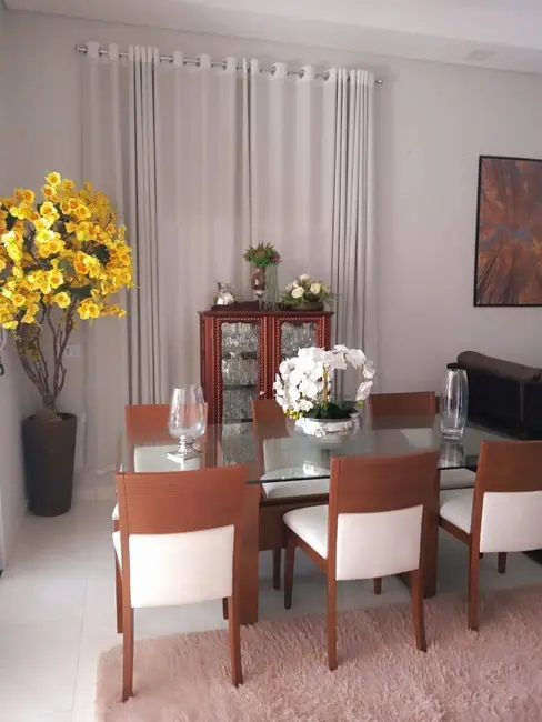 Casa com 3 quartos à venda, 260m2 em Vila São Jorge, Sao Jose Do Rio Preto - SP - imagem 4 Foto 4 de Casa com 3 quartos à venda, 260m2 em Vila São Jorge, Sao Jose Do Rio Preto - SP