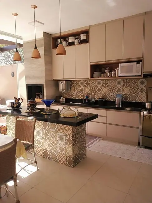 Casa com 3 quartos à venda, 260m2 em Vila São Jorge, Sao Jose Do Rio Preto - SP - imagem 3 Foto 3 de Casa com 3 quartos à venda, 260m2 em Vila São Jorge, Sao Jose Do Rio Preto - SP