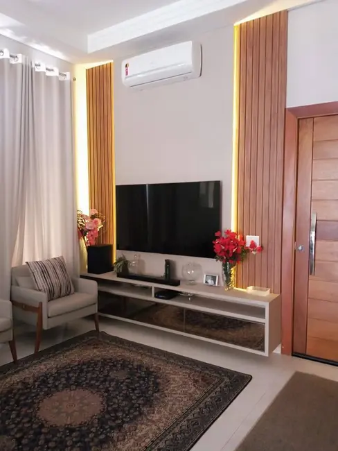 Casa com 3 quartos à venda, 260m2 em Vila São Jorge, Sao Jose Do Rio Preto - SP - imagem 1 Foto 1 de Casa com 3 quartos à venda, 260m2 em Vila São Jorge, Sao Jose Do Rio Preto - SP