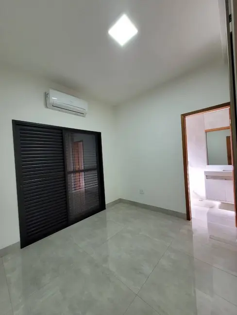 Casa com 4 quartos à venda, 260m2 em Parque Residencial Damha VI, Sao Jose Do Rio Preto - SP - imagem 9 Foto 9 de Casa com 4 quartos à venda, 260m2 em Parque Residencial Damha VI, Sao Jose Do Rio Preto - SP