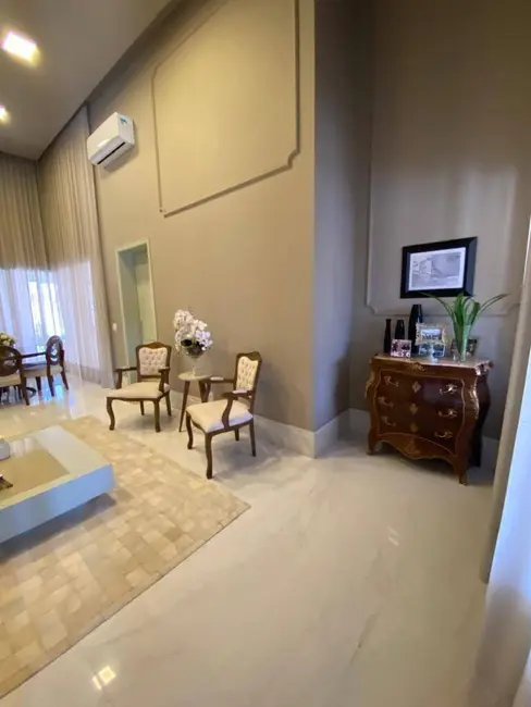 Casa com 5 quartos à venda, 302m2 em Parque Residencial Damha, Sao Jose Do Rio Preto - SP - imagem 6 Foto 6 de Casa com 5 quartos à venda, 302m2 em Parque Residencial Damha, Sao Jose Do Rio Preto - SP