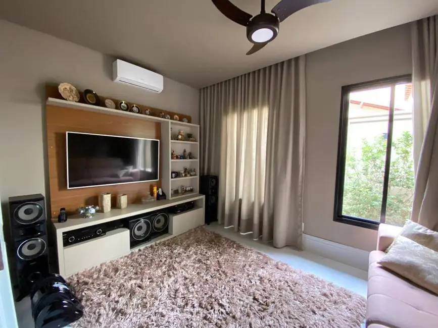 Casa com 5 quartos à venda, 302m2 em Parque Residencial Damha, Sao Jose Do Rio Preto - SP - imagem 9 Foto 9 de Casa com 5 quartos à venda, 302m2 em Parque Residencial Damha, Sao Jose Do Rio Preto - SP