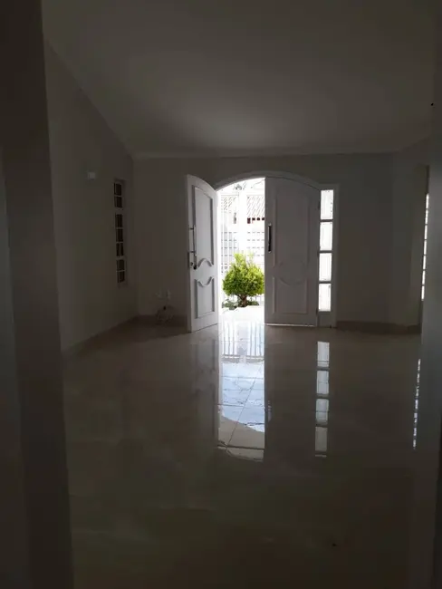 Casa com 3 quartos à venda, 360m2 em Universitário, Sao Jose Do Rio Preto - SP - imagem 1 Foto 1 de Casa com 3 quartos à venda, 360m2 em Universitário, Sao Jose Do Rio Preto - SP