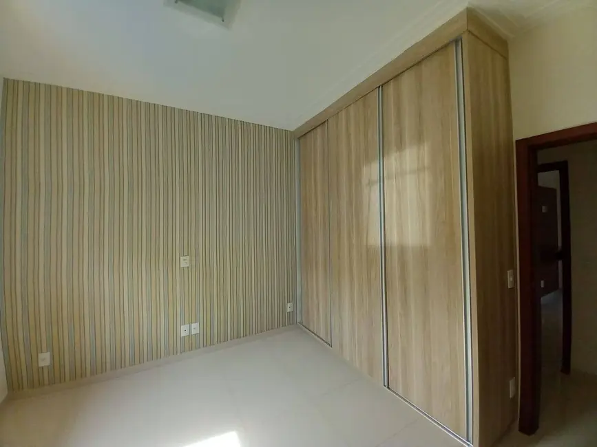 Foto 14 de Casa com 3 quartos para alugar, 260m2 em Parque Residencial Damha VI, Sao Jose Do Rio Preto - SP