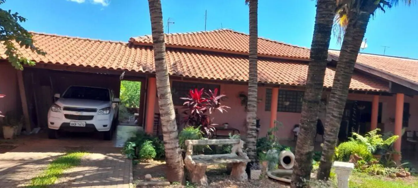 Chácara com 3 quartos à venda, 1000m2 em Residencial Vista Alegre II e III (Zona Rural), Sao Jose Do Rio Preto - SP - imagem 1 Foto 1 de Chácara com 3 quartos à venda, 1000m2 em Residencial Vista Alegre II e III (Zona Rural), Sao Jose Do Rio Preto - SP