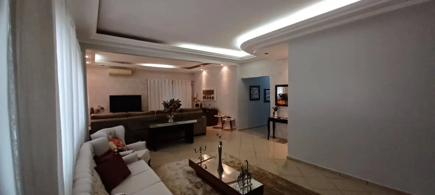 Casa com 4 quartos à venda, 1800m2 em Centro, Cedral - SP - imagem 7 Foto 7 de Casa com 4 quartos à venda, 1800m2 em Centro, Cedral - SP