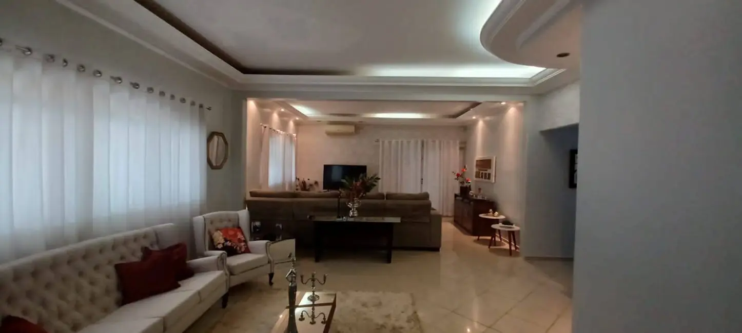 Casa com 4 quartos à venda, 1800m2 em Centro, Cedral - SP - imagem 6 Foto 6 de Casa com 4 quartos à venda, 1800m2 em Centro, Cedral - SP