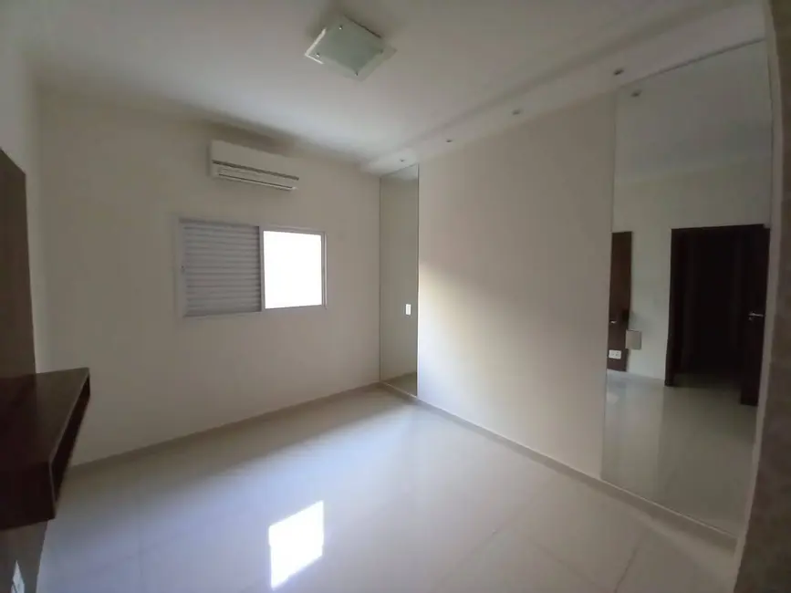 Foto 37 de Casa com 3 quartos para alugar, 300m2 em Parque Residencial Damha VI, Sao Jose Do Rio Preto - SP