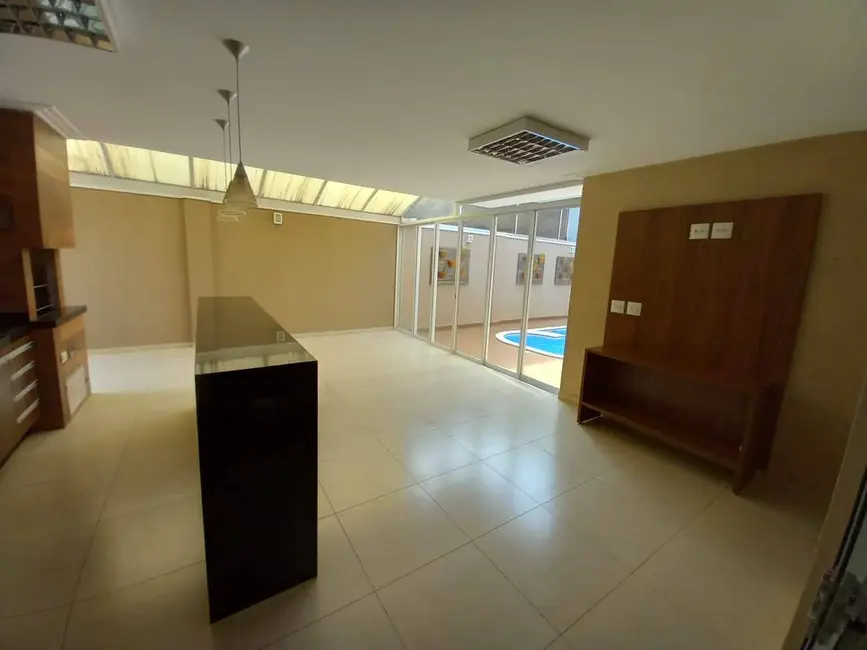 Foto 19 de Casa com 3 quartos para alugar, 300m2 em Parque Residencial Damha VI, Sao Jose Do Rio Preto - SP